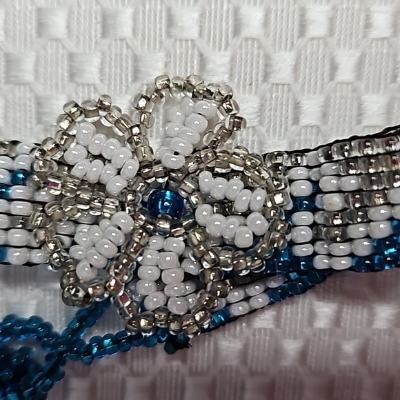 GLASS BEADED BRACLET WITH FLOWER - Picture 8 of 8